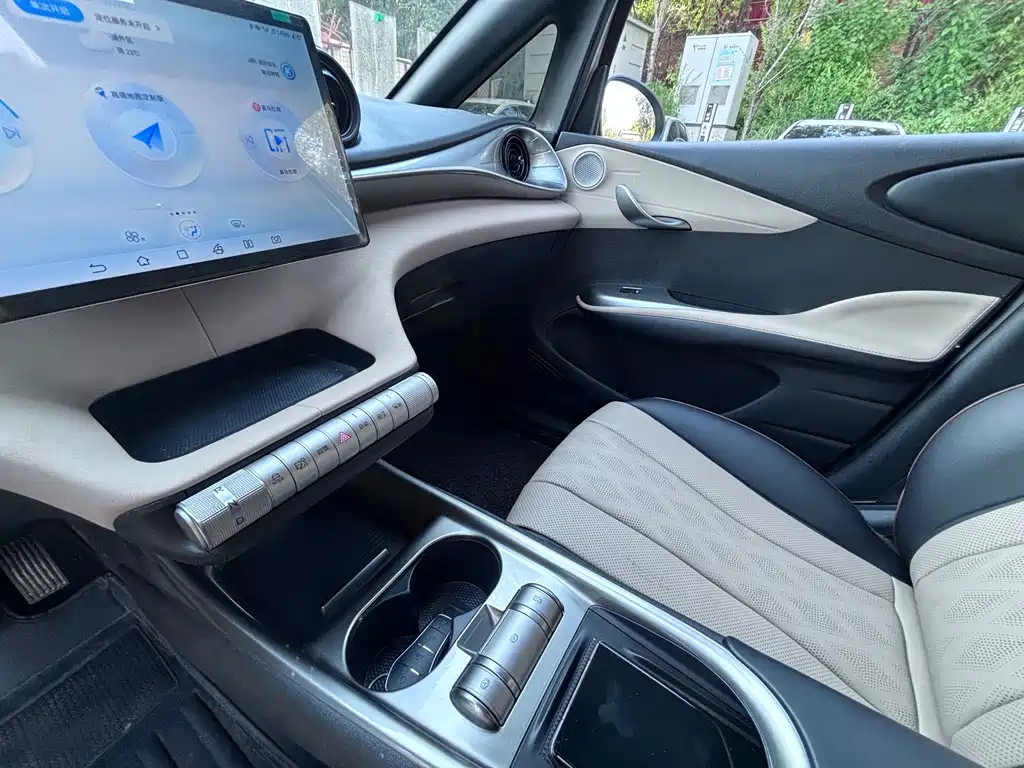 BYD Dolphin — миниатюра 10