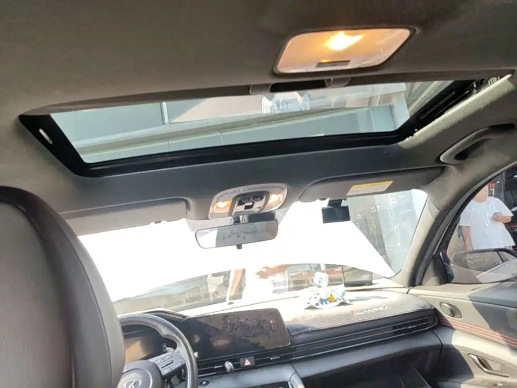Hyundai Elantra — миниатюра 18