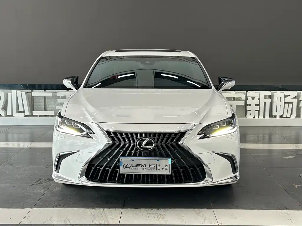 Lexus ES 2022 300h Premium