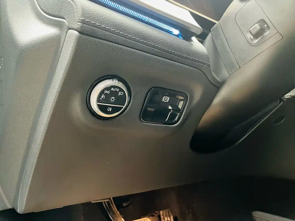 Mercedes-Benz EQE — миниатюра 15