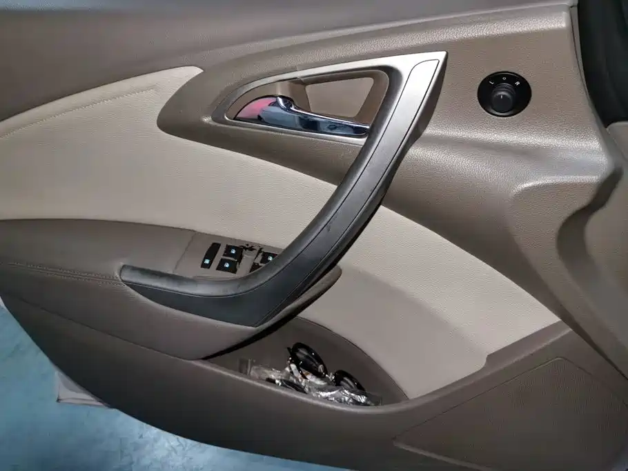 Buick Excelle — миниатюра 7