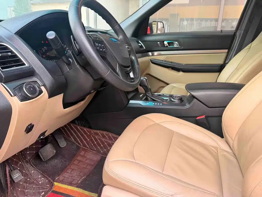 Ford Explorer (Import) — миниатюра 6