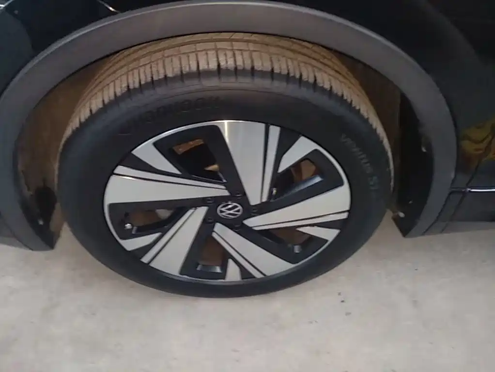 Volkswagen Tiguan L — миниатюра 23
