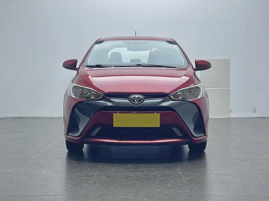 Toyota Yaris L — миниатюра 2