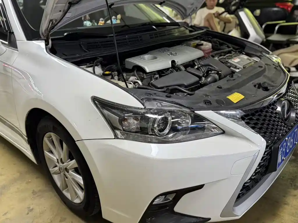 Lexus CT — миниатюра 15