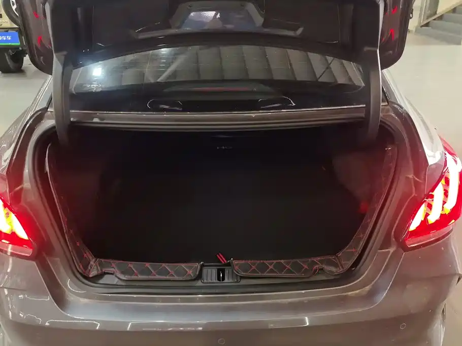 MG MG5 — миниатюра 4