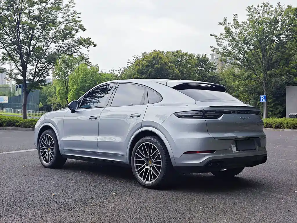 Porsche Cayenne — миниатюра 5