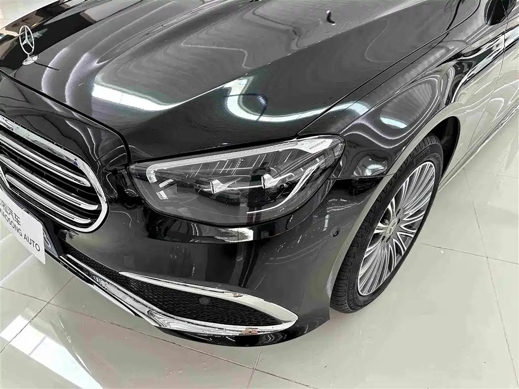 Mercedes-Benz E-Class — миниатюра 3