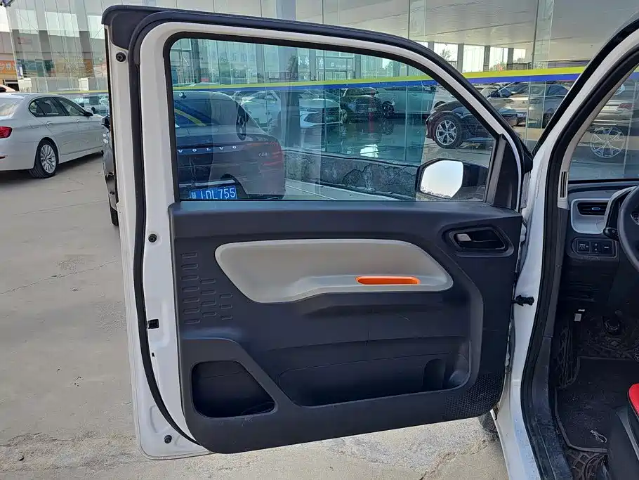Wuling MINIEV — миниатюра 7