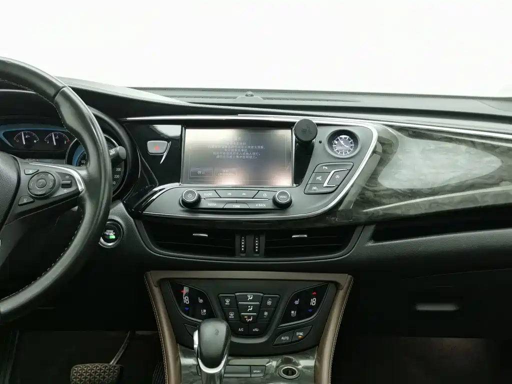 Buick Envision Plus — миниатюра 12