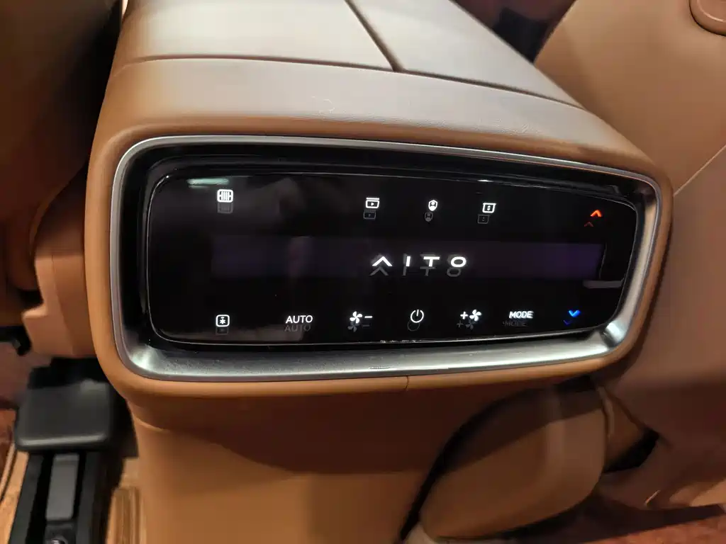 AITO AITO M9 — миниатюра 6