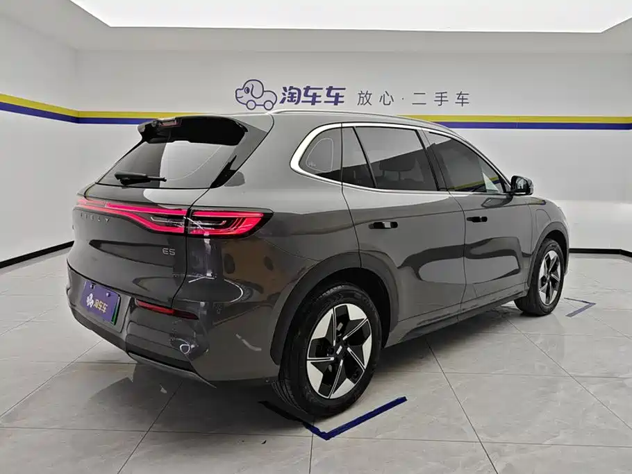Galaxy Galaxy E5 — миниатюра 3