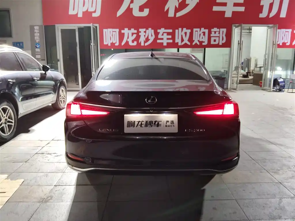Lexus ES — миниатюра 9