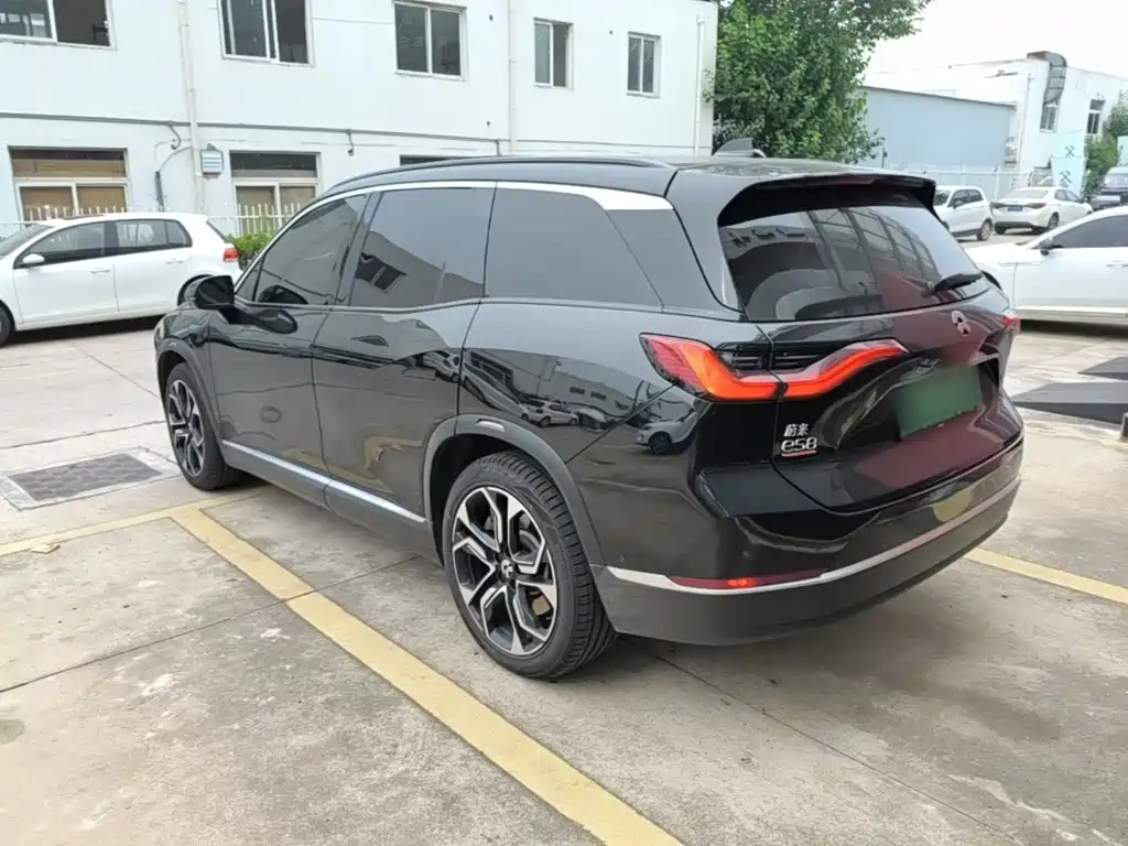 NIO ES8 2020 450KM мест