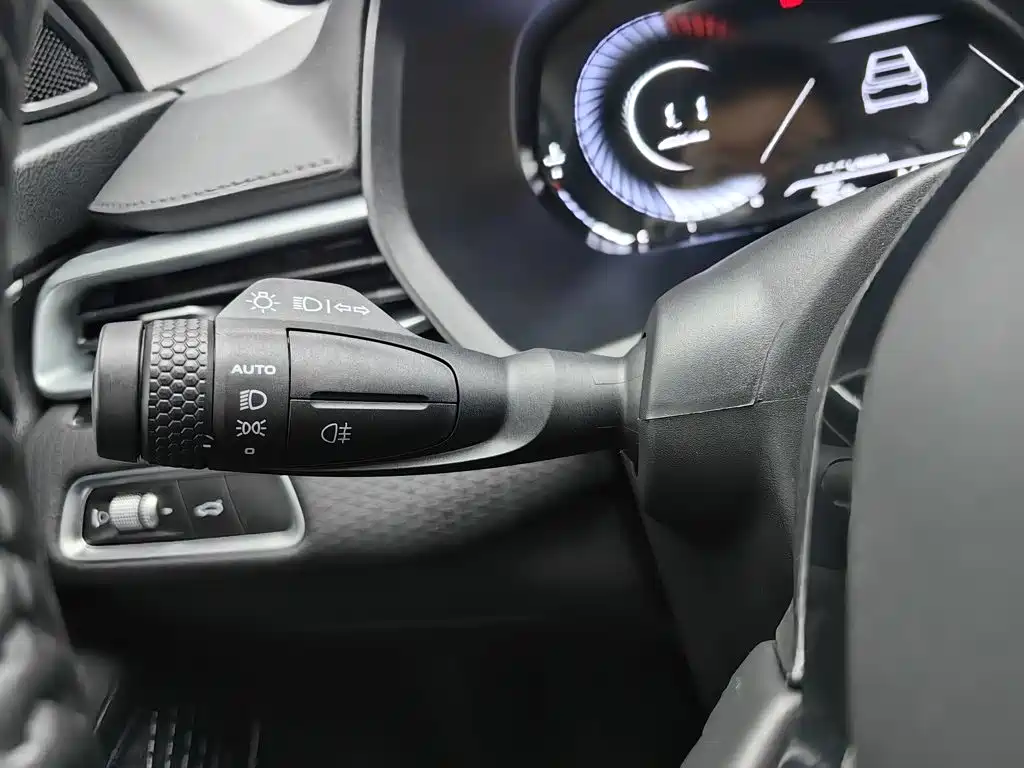 Geely Emgrand — миниатюра 21