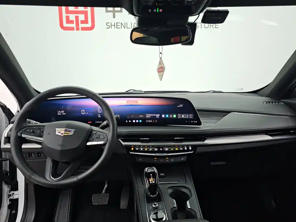 Cadillac XT4 — миниатюра 14