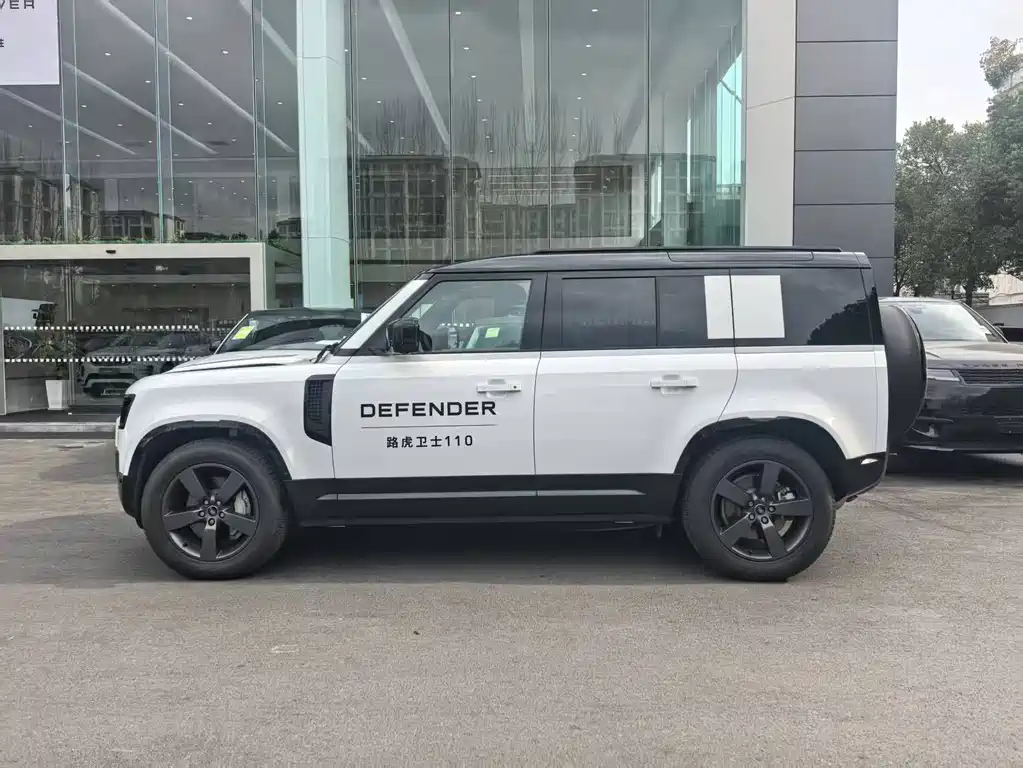 Land Rover Land Rover Defender 2025 110 3.0T P400 X-Dynamic HSE