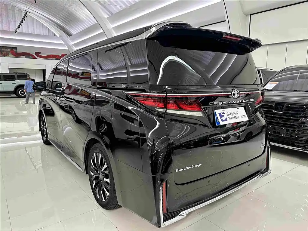 Toyota Vellfire — миниатюра 17