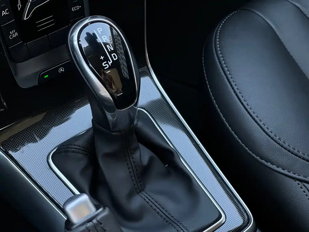 Volvo V40 — миниатюра 12