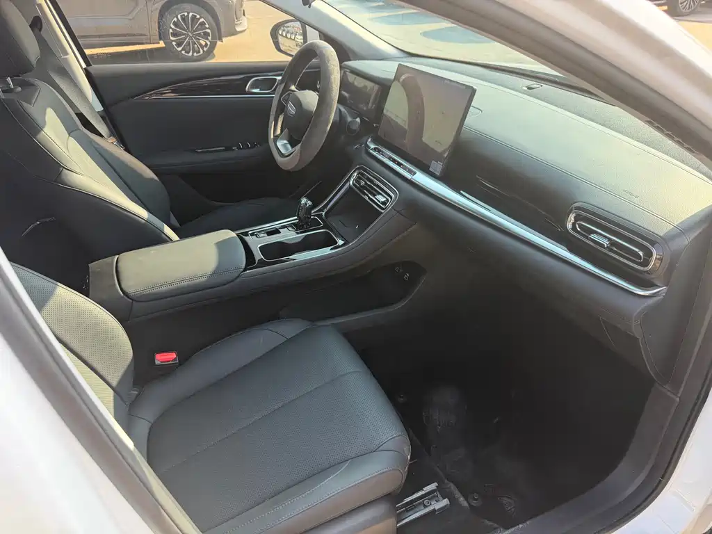 Geely Emgrand — миниатюра 13