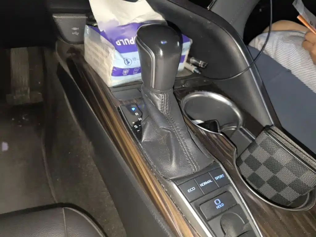 Toyota Camry — миниатюра 9