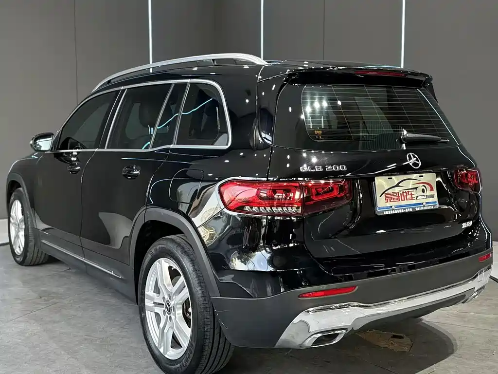 Mercedes-Benz GLB — миниатюра 8