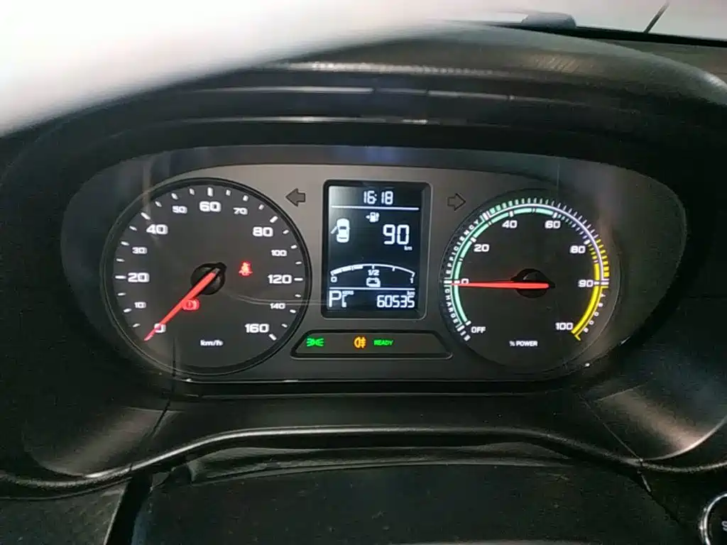 Roewe Clever — миниатюра 12