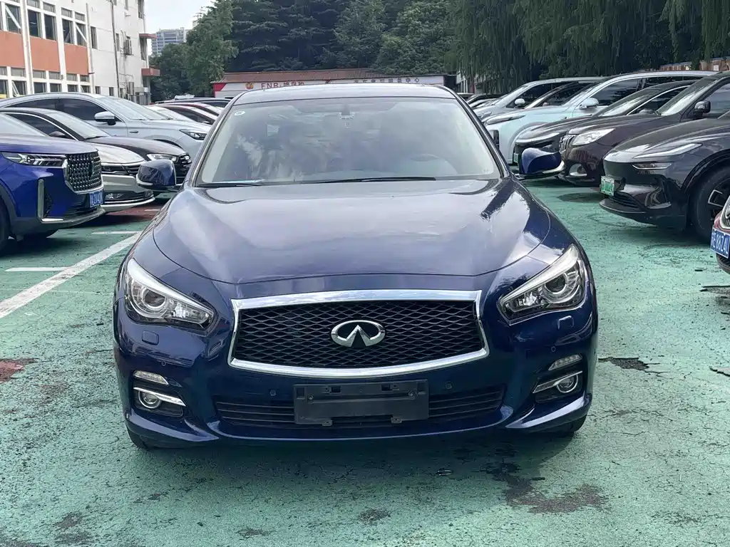 Infiniti Q50L