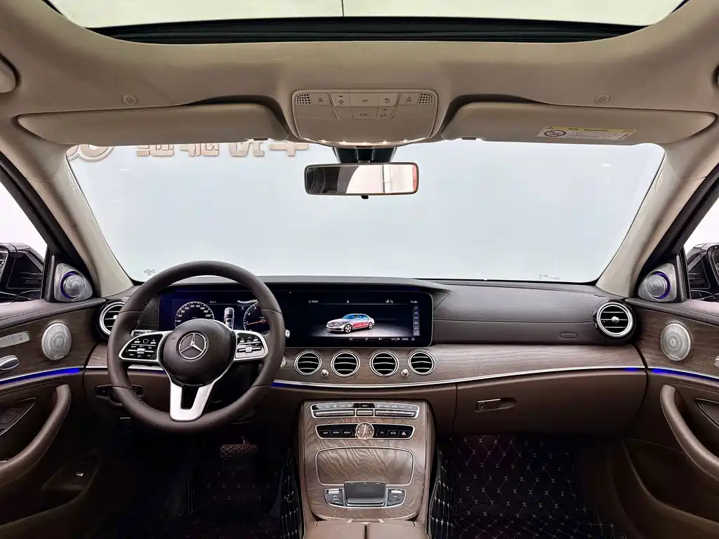 Mercedes-Benz E-Class — миниатюра 5