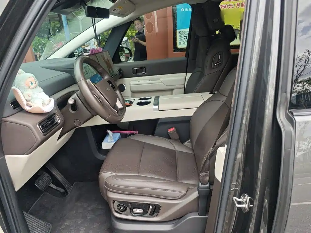 Li Auto Li MEGA — миниатюра 16