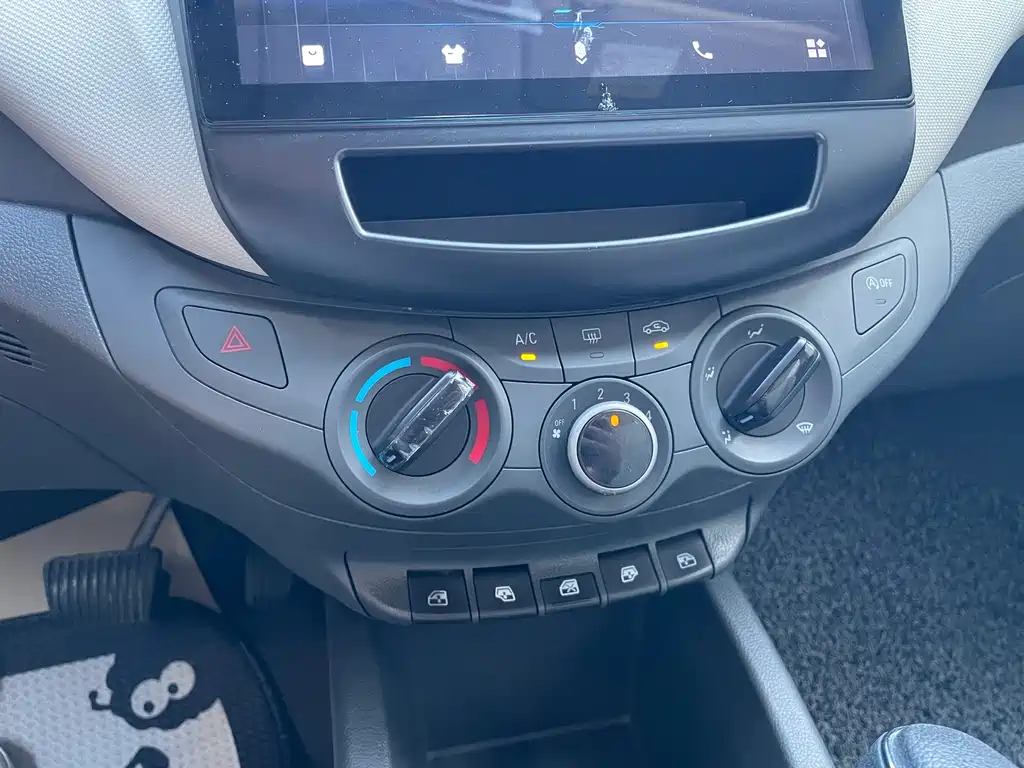 Chevrolet Sail — миниатюра 10