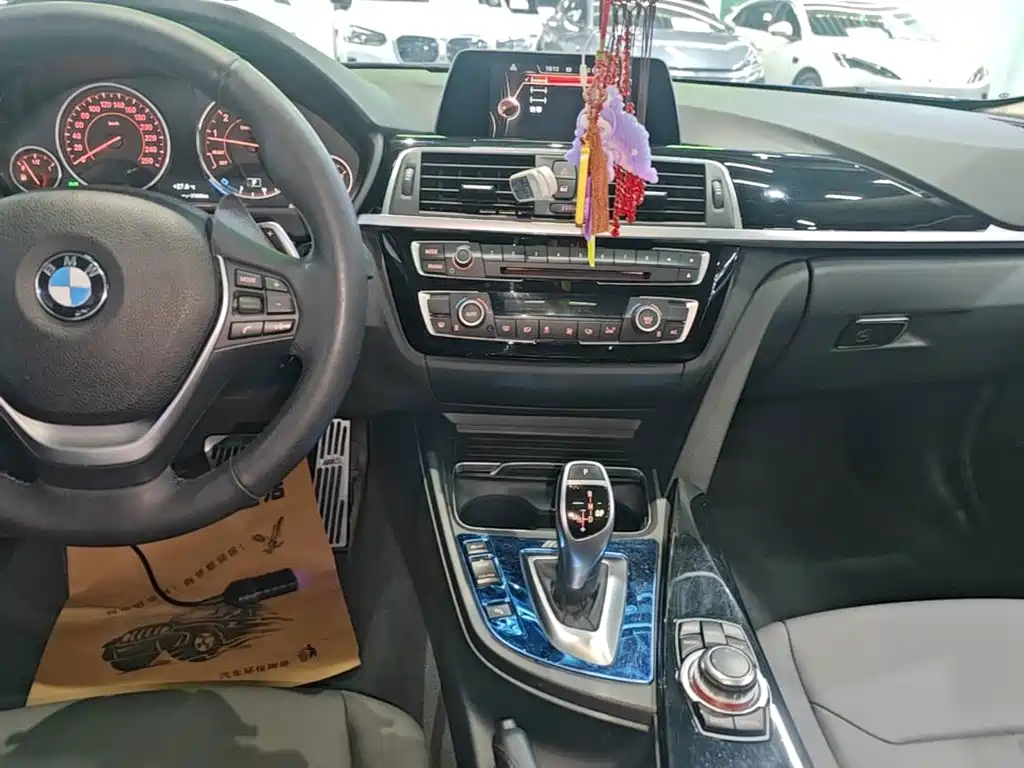 BMW 3 Series — миниатюра 13