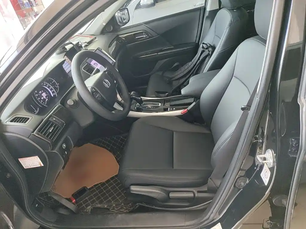 Honda Accord — миниатюра 15