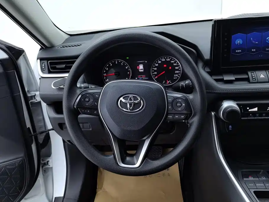 Toyota RAV4 — миниатюра 15