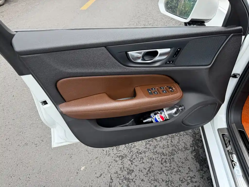 Volvo S60 — миниатюра 6