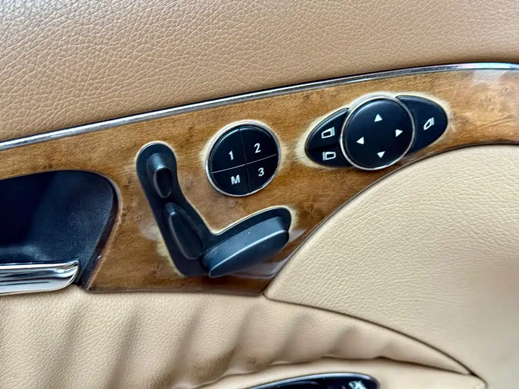 Mercedes-Benz E-Class — миниатюра 11