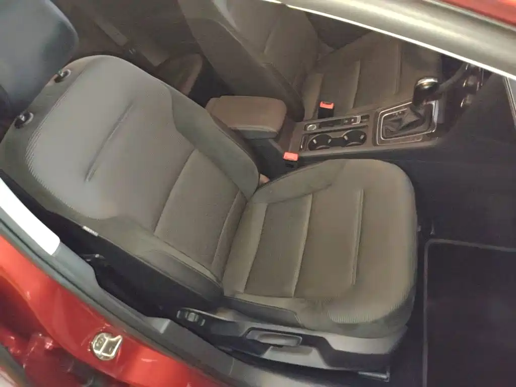 Volkswagen Golf — миниатюра 25