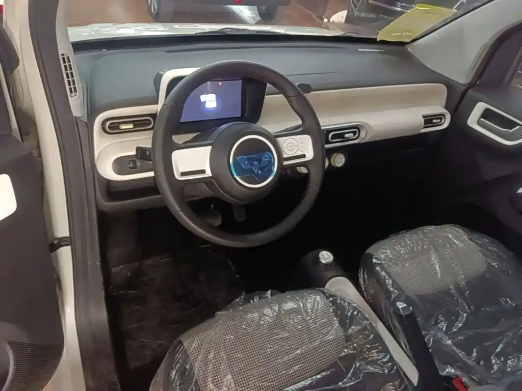 Wuling MINIEV — миниатюра 10