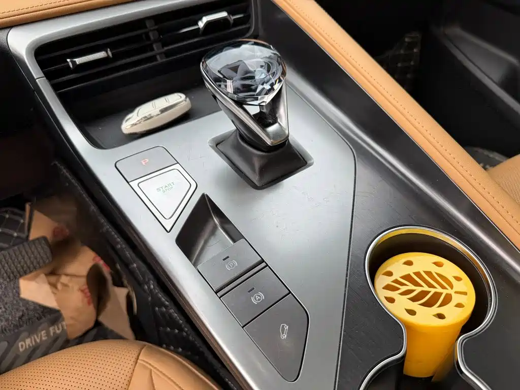 Roewe RX5 — миниатюра 9