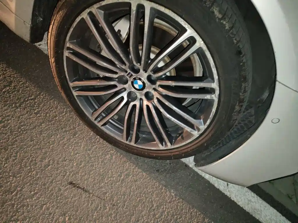 BMW 5 Series — миниатюра 8