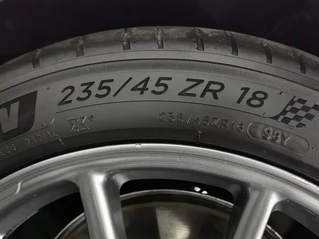 Tesla Model 3 — миниатюра 24