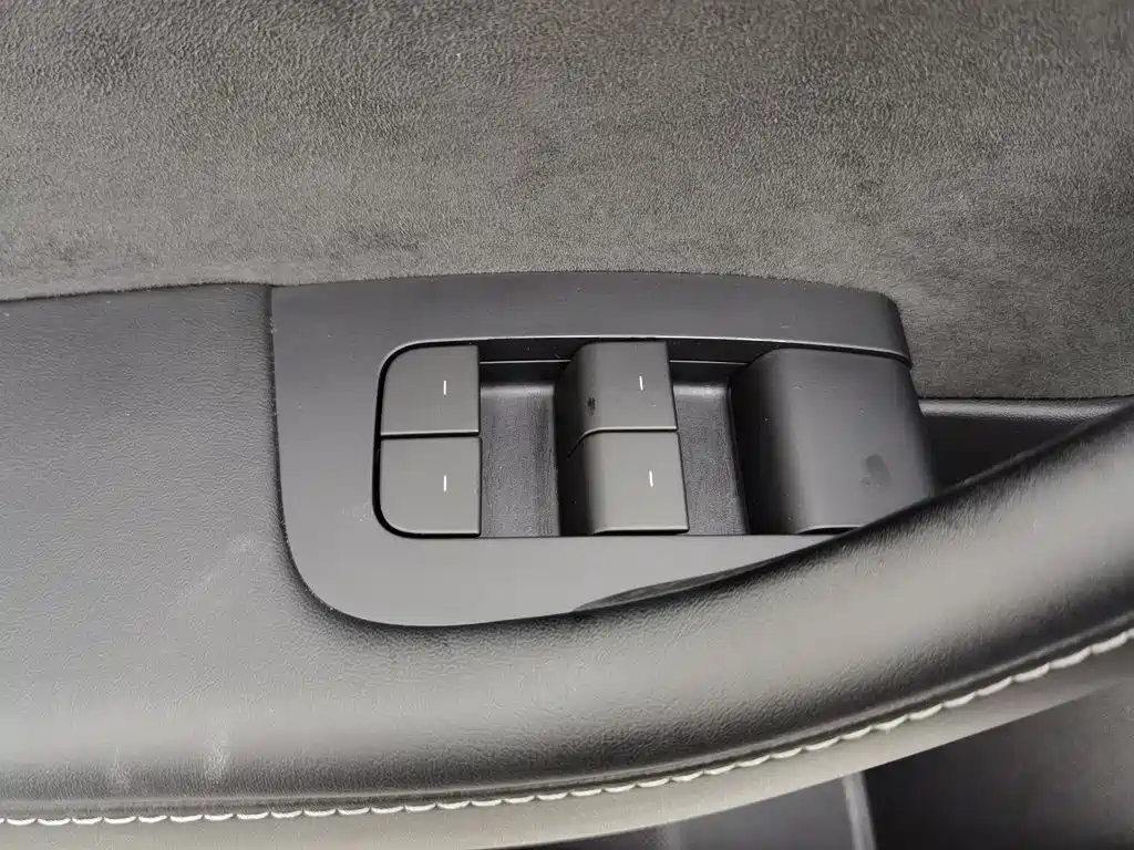 Tesla Model 3 — миниатюра 9