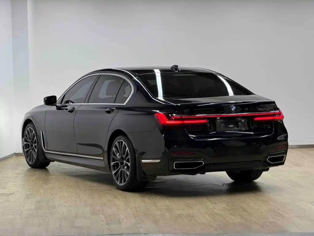 BMW 7 Series — миниатюра 15