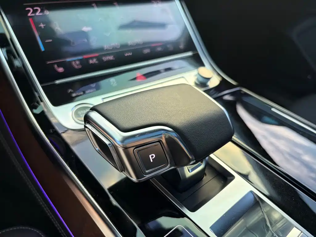 Audi A8 — миниатюра 10