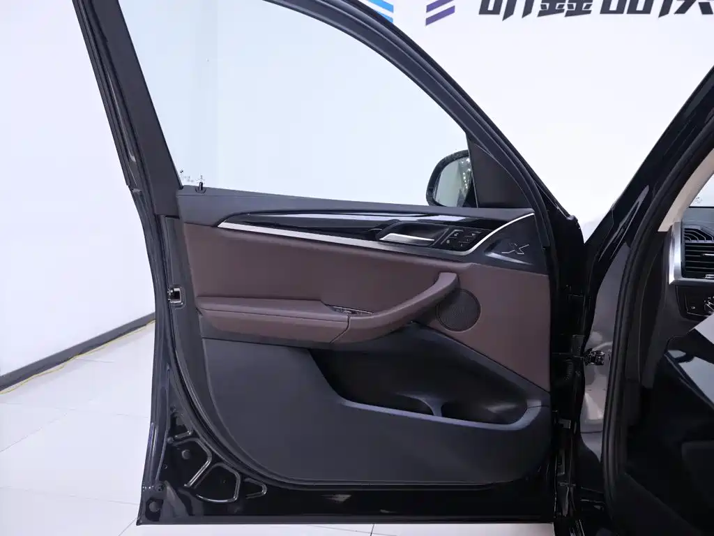BMW X3 — миниатюра 18