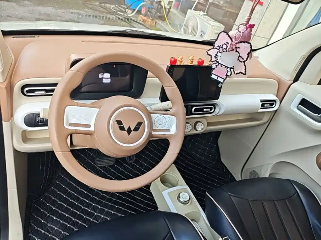 Wuling MINIEV — миниатюра 10