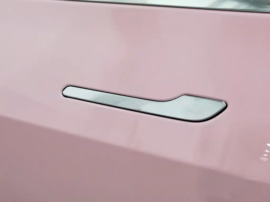 Tesla Model 3 — миниатюра 18