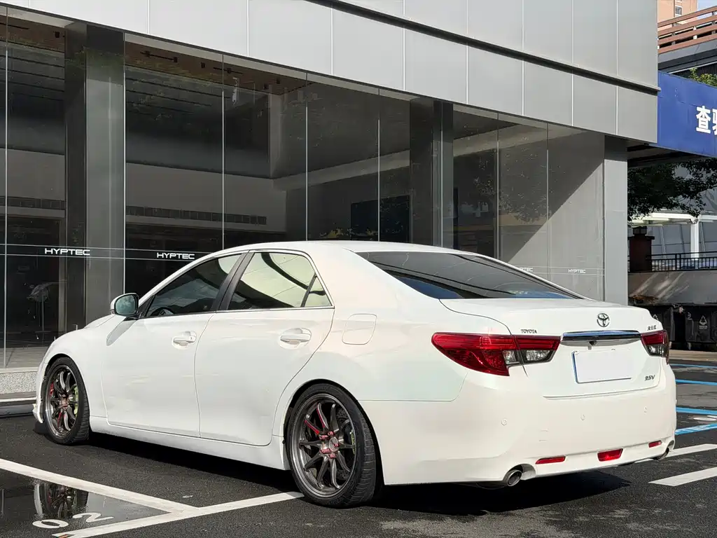 Toyota Reiz — миниатюра 7