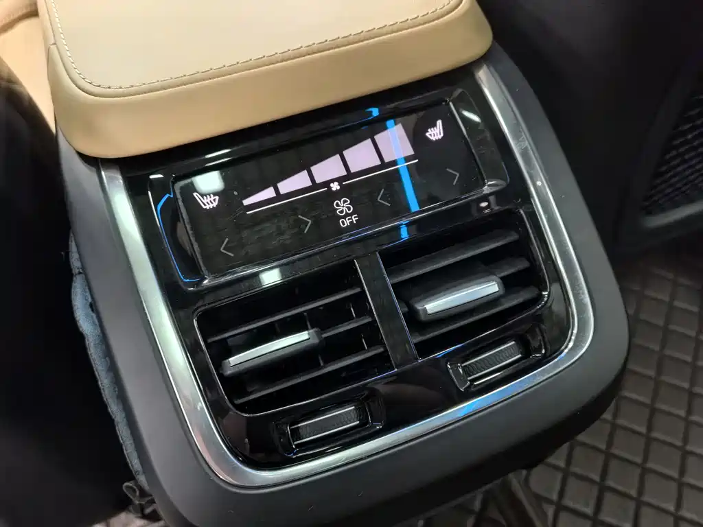 Volvo XC90 2015 T6