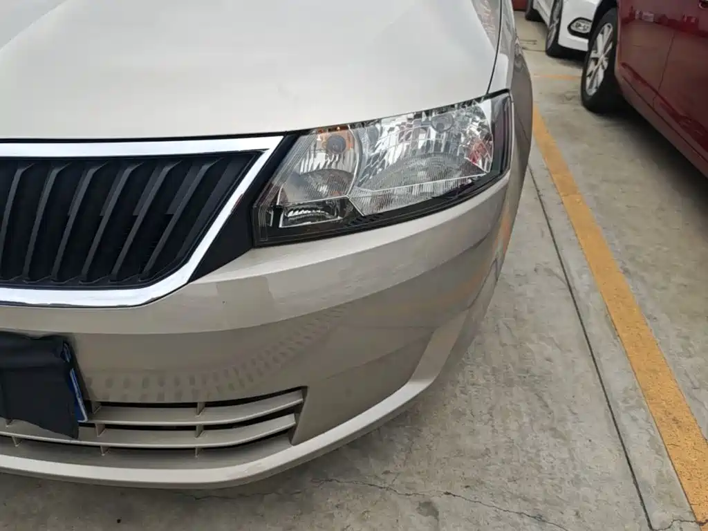 Skoda Rapid — миниатюра 24